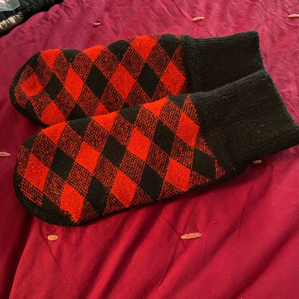 Muk Luks Slipper Socks in Red & Black Plaid